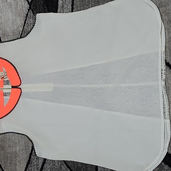 FREEWAY SHEER LACE ZIP BACK TRIM SLEEVELESS SHIRT - Picture 6 of 14